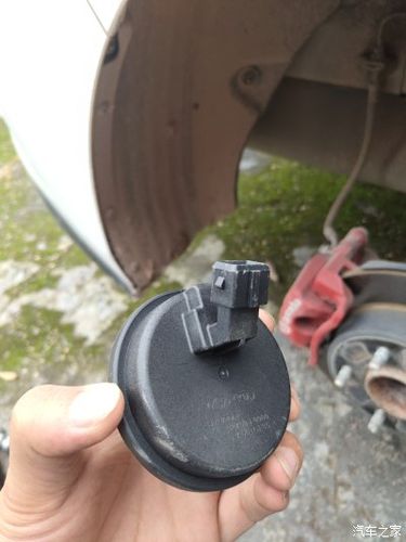 驻车制动传感器坏了有影响吗?刹车传感器故障严重吗-图1 驻车制动传感器坏了有影响吗?刹车传感器故障严重吗-图1