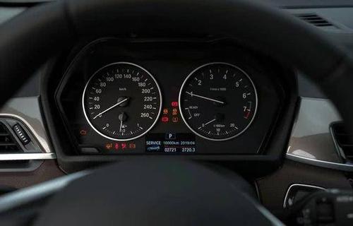 宝马325故障挂不到档如何回N档拖车？宝马报电门故障-图3