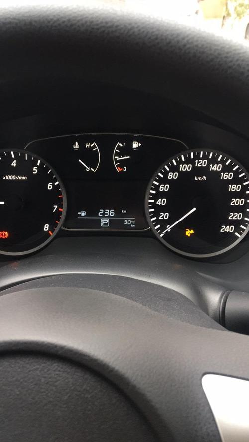 16轩逸加油门不走？轩逸亮故障灯突然不走车-图2