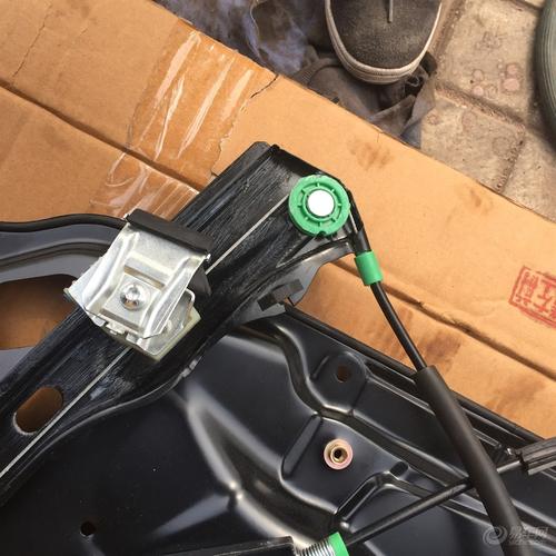 宝马7系玻璃升降器怎么拆?宝马7系升降器故障-图3 宝马7系玻璃升降器怎么拆?宝马7系升降器故障-图3