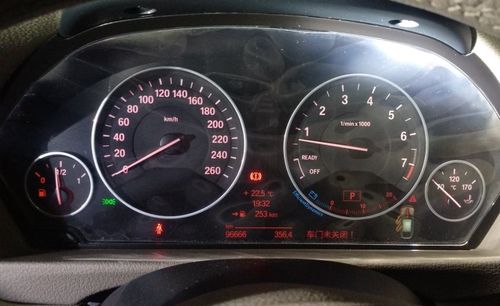 宝马320仪表亮黄灯什么原因？宝马320li仪表盘故障-图4