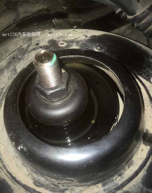 宝来左前轮一过坑咯噔一声?宝来顶胶平面轴承故障现象-图3 宝来左前轮一过坑咯噔一声?宝来顶胶平面轴承故障现象-图3