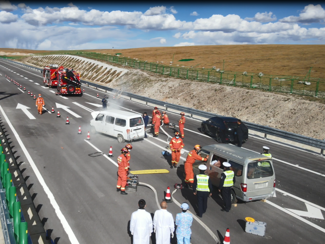 高速公路救援步骤?高速公路发生故障做法-图4 高速公路救援步骤?高速公路发生故障做法-图4