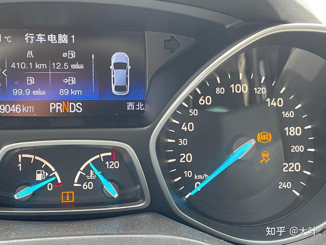 福特翼虎机油灯亮是什么故障?翼虎故障灯全亮-图2 福特翼虎机油灯亮是什么故障?翼虎故障灯全亮-图2