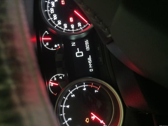 东风标致408车门被锁了怎么开?标致408变速箱故障需要拖车吗-图2 东风标致408车门被锁了怎么开?标致408变速箱故障需要拖车吗-图2