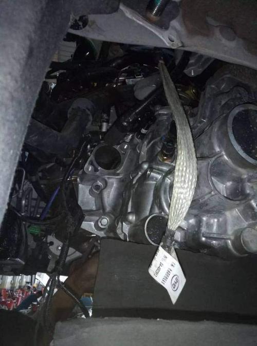 路虎极光换完涡轮收油门有吹哨声?路虎极光egr阀故障-图2 路虎极光换完涡轮收油门有吹哨声?路虎极光egr阀故障-图2