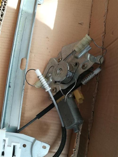 玻璃升降器多按几次就不动了?汽车玻璃升降器日常故障-图3 玻璃升降器多按几次就不动了?汽车玻璃升降器日常故障-图3