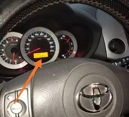 丰田RV4清洗节气门后怠速高怎么解决?rav4空调翻板故障-图4 丰田RV4清洗节气门后怠速高怎么解决?rav4空调翻板故障-图4