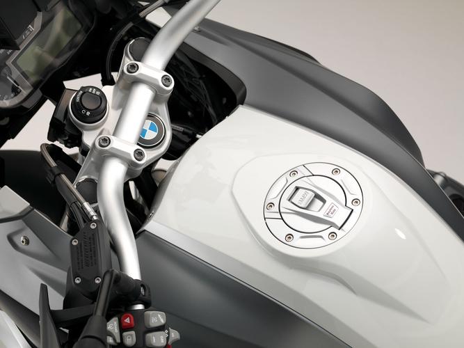 宝马f1200gs发动后带速不稳定会熄火,是怎么回事?宝马06gs1200发动机故障-图3 宝马f1200gs发动后带速不稳定会熄火,是怎么回事?宝马06gs1200发动机故障-图3
