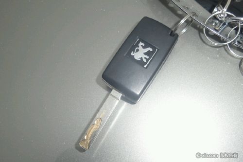标志408后备箱钥匙跟按钮都突然打不开了。也没反应是怎么回事?标志408后备箱打不开报故障码-图2 标志408后备箱钥匙跟按钮都突然打不开了。也没反应是怎么回事?标志408后备箱打不开报故障码-图2