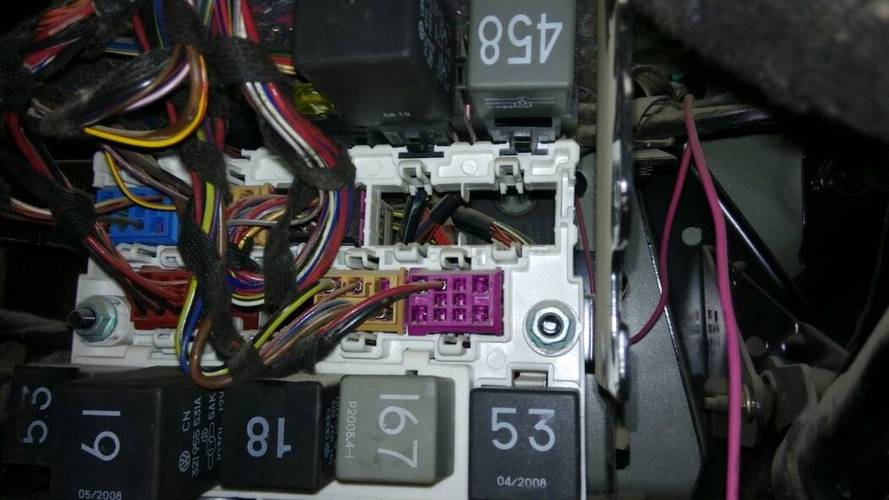 03年捷达458继电器位置?2003年捷达故障灯图解-图4 03年捷达458继电器位置?2003年捷达故障灯图解-图4