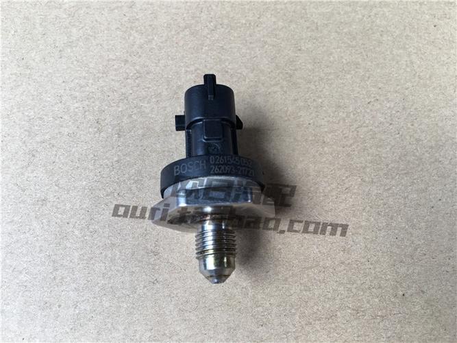 昂科雷燃油压力传感器在什么位置?昂科雷故障灯亮加油不爱走-图4 昂科雷燃油压力传感器在什么位置?昂科雷故障灯亮加油不爱走-图4