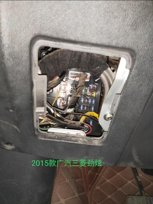 三菱劲炫保险丝都是多大的?劲炫气囊故障 电压低-图3 三菱劲炫保险丝都是多大的?劲炫气囊故障 电压低-图3