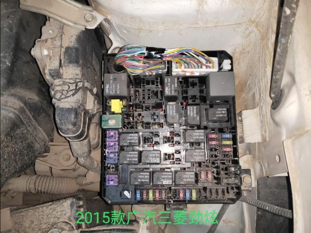 三菱劲炫保险丝都是多大的?劲炫气囊故障 电压低-图4 三菱劲炫保险丝都是多大的?劲炫气囊故障 电压低-图4