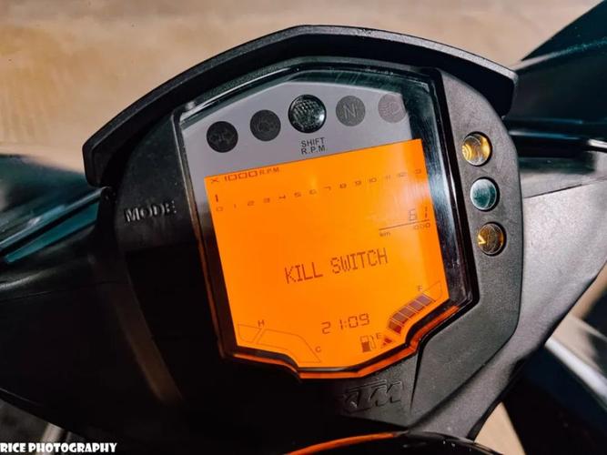 KTM390新车随车资料里有保养手册吗？ktm故障灯亮该保养了-图2