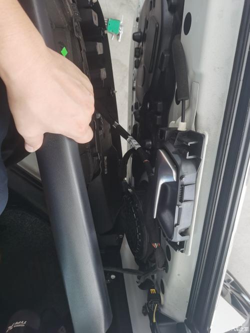 标致408车窗异响解决方法?标致408玻璃升降器故障-图3 标致408车窗异响解决方法?标致408玻璃升降器故障-图3