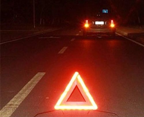 白天或夜间在公路上发生故障时,设警告标志为车后50~100米处是什么意思?故障标志放置地点-图2 白天或夜间在公路上发生故障时,设警告标志为车后50~100米处是什么意思?故障标志放置地点-图2
