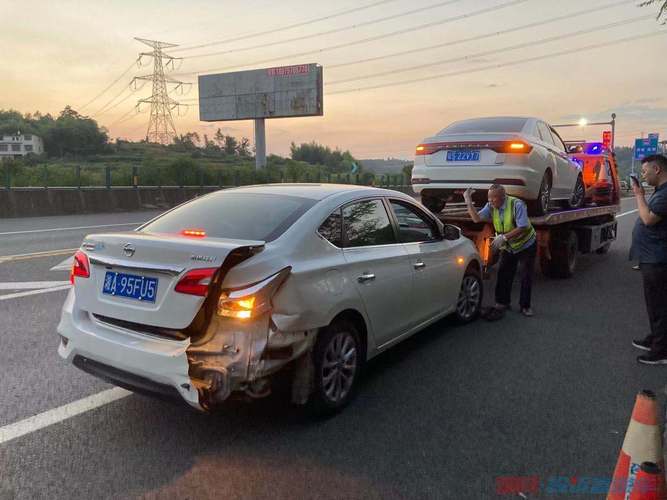 高速被追尾拖车费是责任方出吗?高速故障拖车费谁出-图4 高速被追尾拖车费是责任方出吗?高速故障拖车费谁出-图4