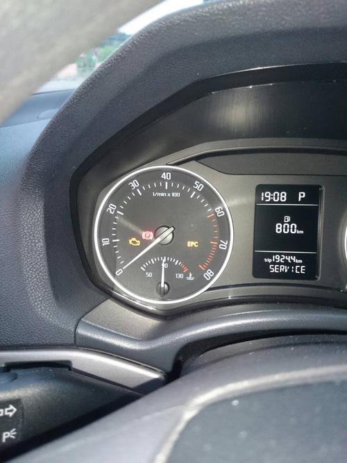 斯柯达明锐后备箱照明灯不亮？斯柯达明锐后备箱故障-图4