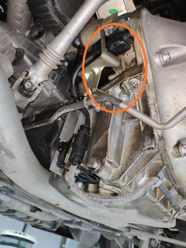 奔驰271p0014故障码解决方案？（奔驰M凸轮轴调节器故障）-图2