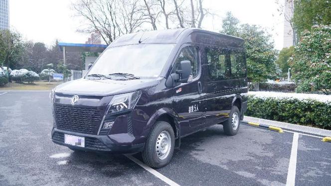 东风御风v9货运版自重多少?(东风御风货车)-图2 东风御风v9货运版自重多少?(东风御风货车)-图2