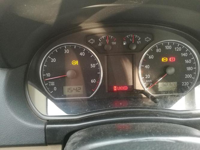 大众polo仪表盘故障灯亮怎么解决?(polo汽车 故障灯)-图3 大众polo仪表盘故障灯亮怎么解决?(polo汽车 故障灯)-图3